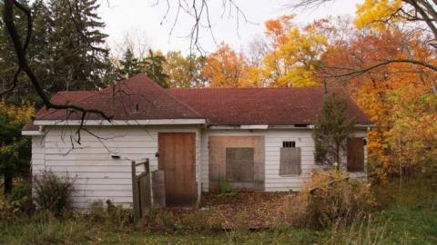 FALLing apart at the seams. - House-on-the-Hill8.jpg