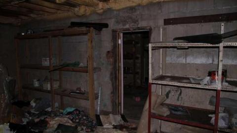 FALLing apart at the seams. - House-on-the-Hill10.jpg