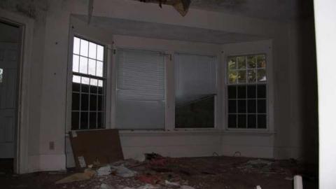 FALLing apart at the seams. - House-on-the-Hill33.jpg