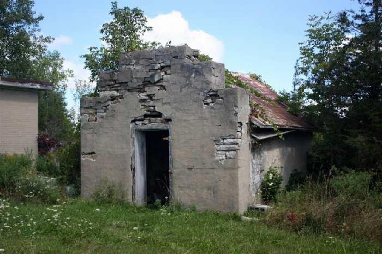 Sep 2014 - Hangmans-Church--Outbuilding23.jpg