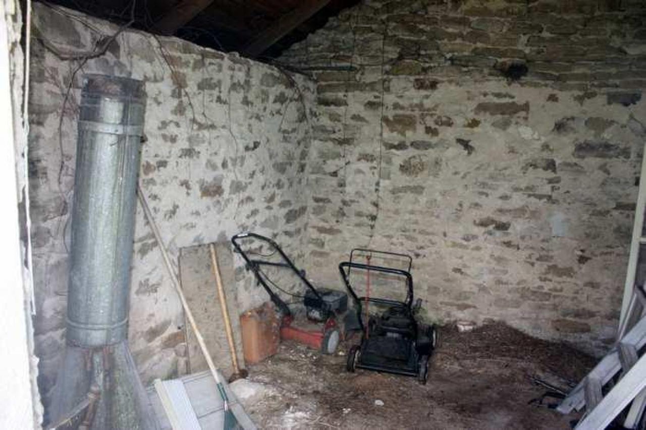 Sep 2014 - Hangmans-Church--Outbuilding24.jpg