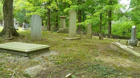 September 2014 - Hamilton-Cemetery-Queenston8.jpg
