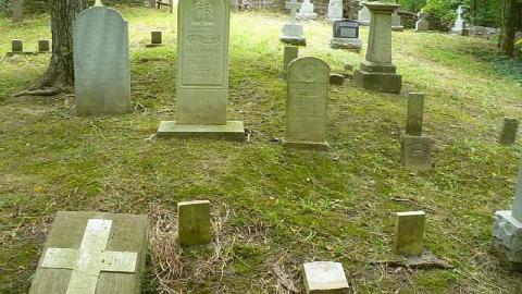 September 2014 - Hamilton-Cemetery-Queenston9.jpg