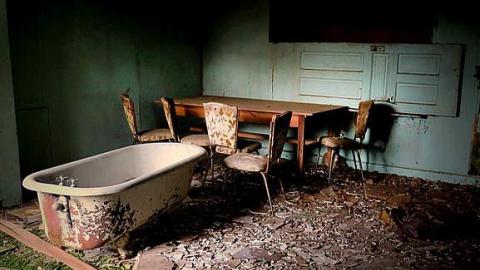 Rub a Dub Dub - TH8.jpg