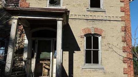 Eddie Farm House - DSCN5087_edited-1.jpg