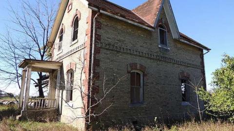 Eddie Farm House - DSCN5094_edited-1.jpg