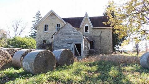 Eddie Farm House - DSCN5097_edited-1.jpg