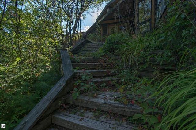 Decaying Ceative Atmosphere - 1.jpg