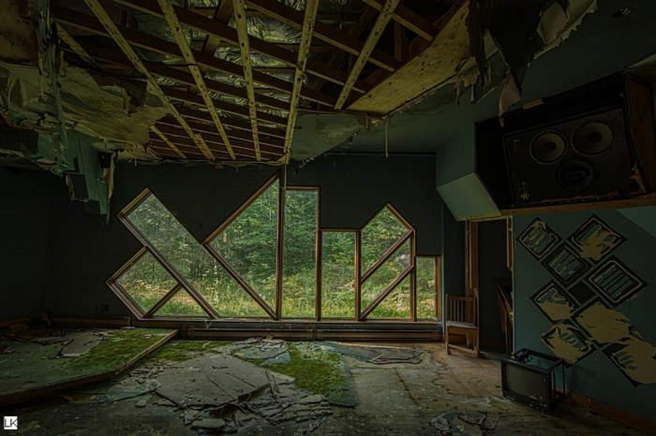 Decaying Ceative Atmosphere - 6.jpg