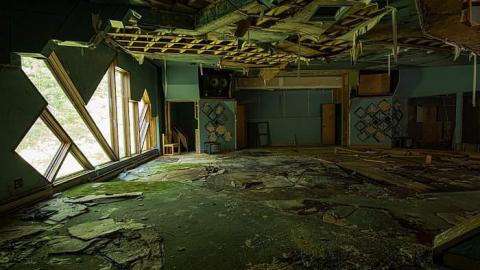 Decaying Ceative Atmosphere - 7.jpg