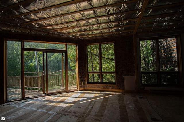 Decaying Ceative Atmosphere - 8.jpg