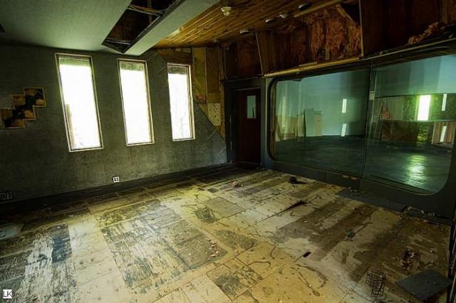 Decaying Ceative Atmosphere - 11.jpg