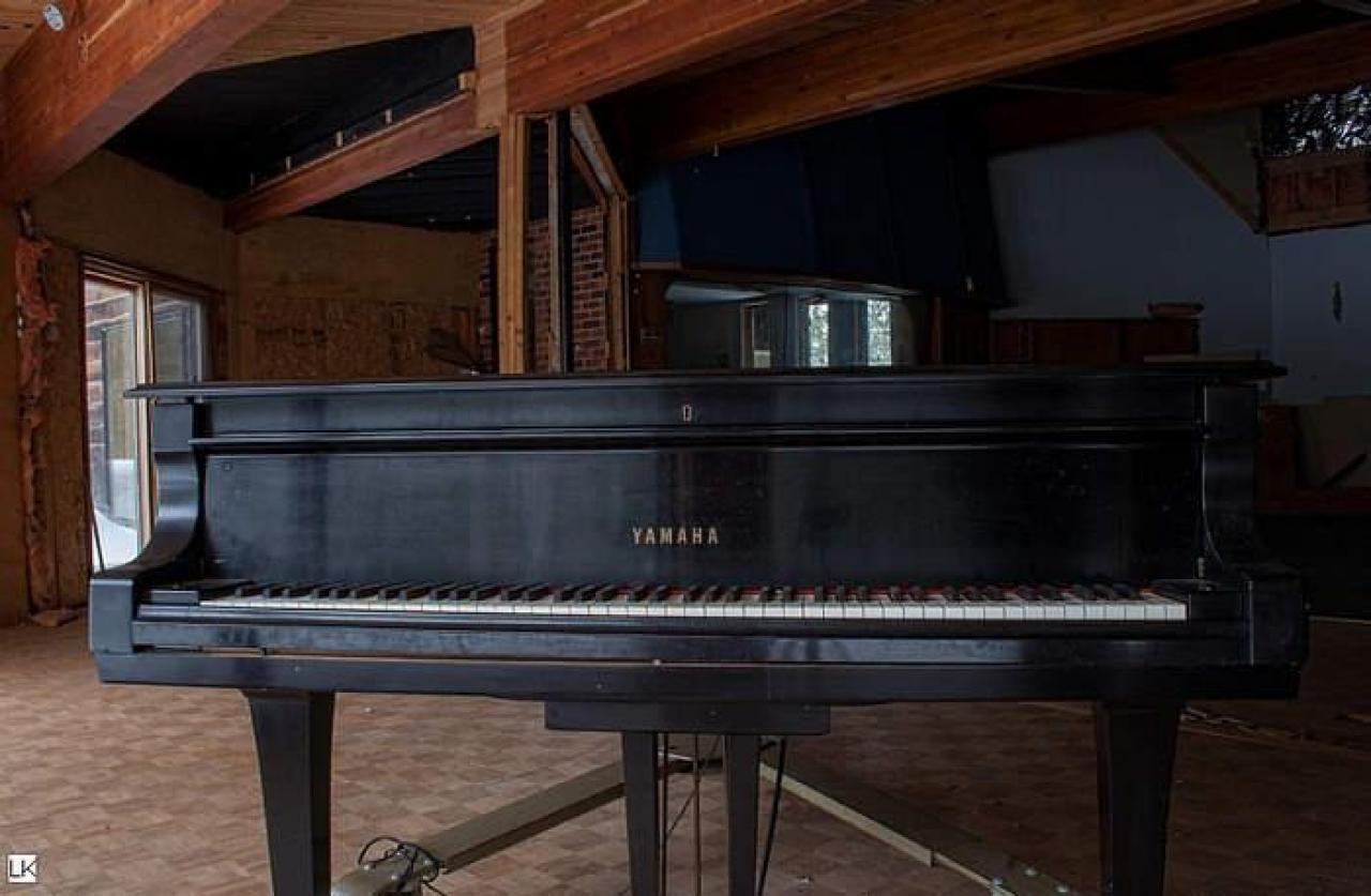 Decaying Ceative Atmosphere - 13.jpg