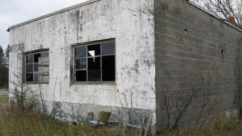 10/26/14 - Old-Gas-Station-Worthington13.jpg