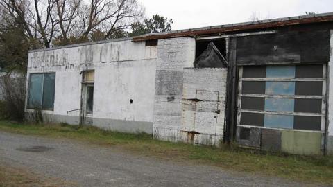 10/26/14 - Old-Gas-Station-Worthington14.jpg