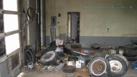 10/26/14 - Old-Gas-Station-Worthington7.jpg