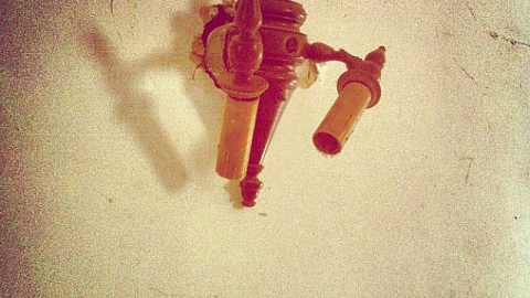 Abandoned Manor.  - Neglected-Manor5.PNG