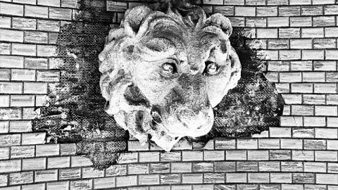 Abandoned Manor.  - Neglected-Manor8.PNG