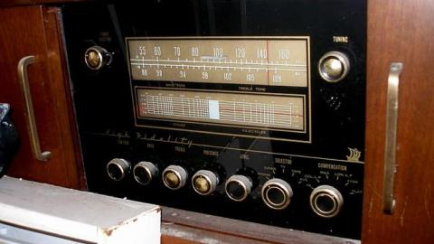 Lonely House - PB034850.jpg