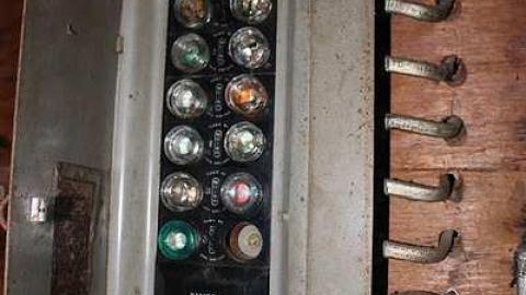 Photo from Paint Peeling Place