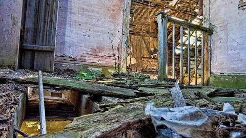 Natural Lighting only - Silverdales-House-of-Cards33.jpg