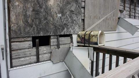 July 2014 - Green-Thumb--Black-Kitchen30.jpg