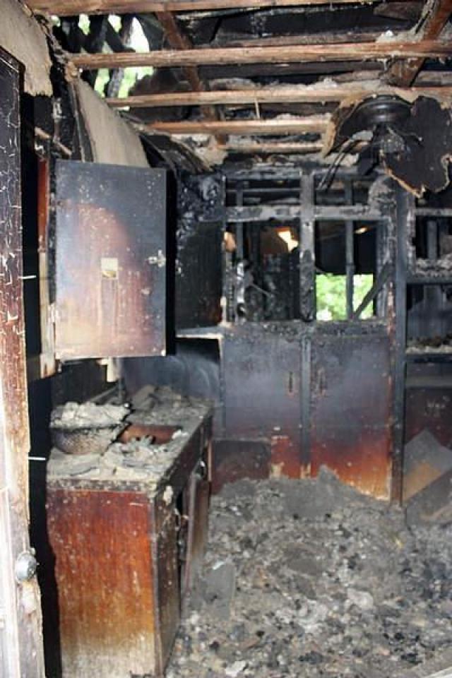 Green Thumb - Black Kitchen photo 2