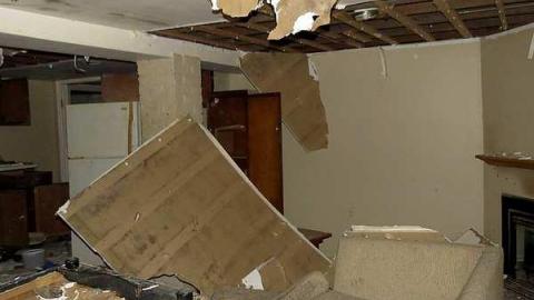 Trip #2 - Nov. 1/14 - derelict-house-upp-james-2-Hamilton-Ont-nov1-14.jpg