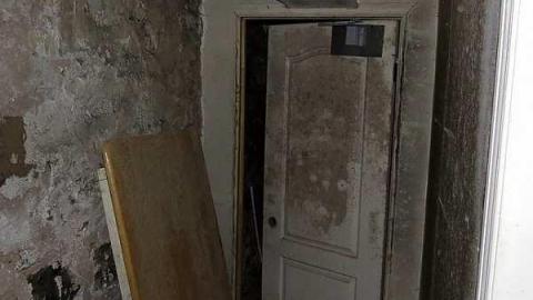 Trip #2 - Nov. 1/14 - derelict-house-upp-james-5-Hamilton-Ont-nov1-14.jpg