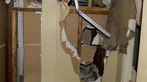 Trip #2 - Nov. 1/14 - derelict-house-upp-james-11-Hamilton-Ont-nov1-14.jpg