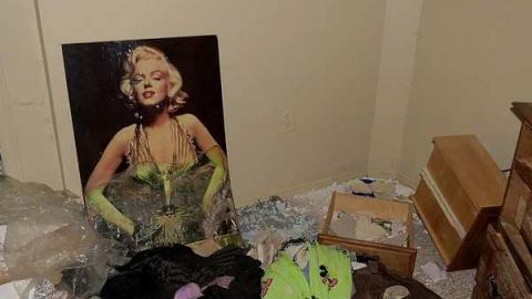 Trip #2 - Nov. 1/14 - derelict-house-upp-james-17-Hamilton-Ont-nov1-14.jpg