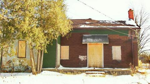 Red Green House - SAM_6419li.jpg