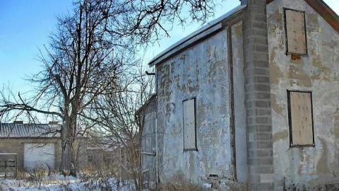 Red Green House - SAM_6436lirtcr.jpg