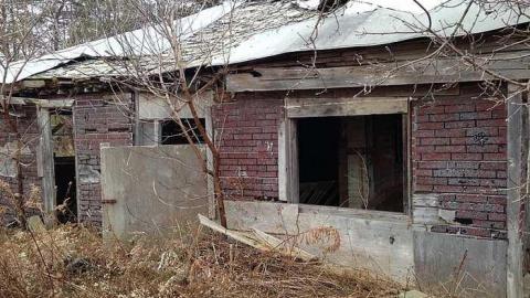 Photo from Reesor Rd. Collapsing Cottage