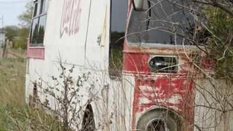 Abandoned Bus - Mosport-Bus2.jpg