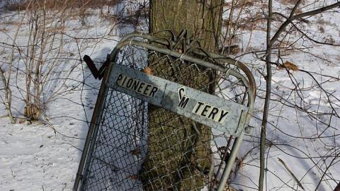 Jan 2015 - McIntosh-Cemetery4.jpg