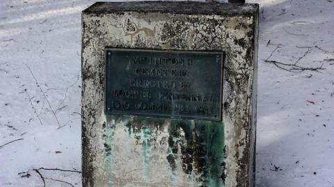 Jan 2015 - McIntosh-Cemetery15.jpg