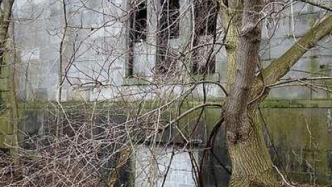 Dec '14 - Port-Dover-Mausoleum17.jpg