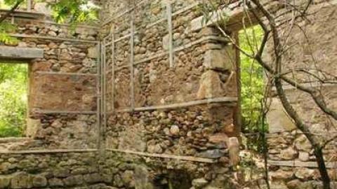 River and Ruin photo 2