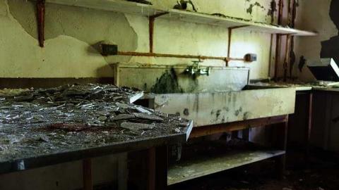 Dangerous But Worth The Risk - DSC03005.jpg