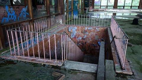 Five Star Pool - DSC02881.jpg