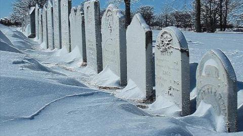 Their work is done - Buxton-Pioneer-Cemetery3.jpg