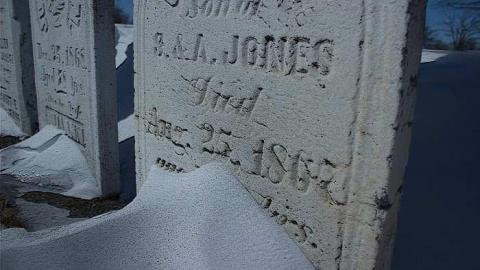 Their work is done - Buxton-Pioneer-Cemetery8.jpg