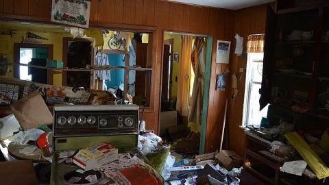 2 Frozen Visits (Feb.2015) - The-Smoke-House-Mystery39.jpg