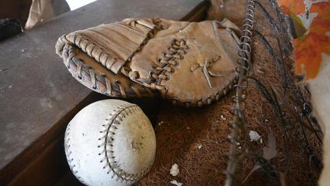 2 Frozen Visits (Feb.2015) - The-Smoke-House-Mystery29.jpg