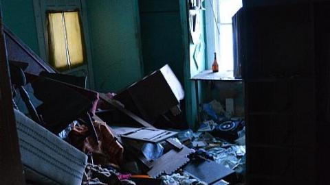 2 Frozen Visits (Feb.2015) - The-Smoke-House-Mystery12.jpg