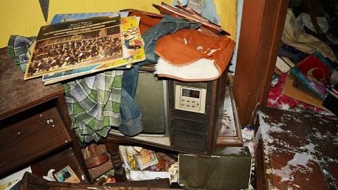 2 Frozen Visits (Feb.2015) - The-Smoke-House-Mystery35.jpg