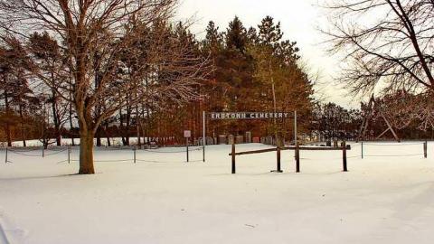 Erbtown was here - Erbtown-Pioneer-Cemetery11.jpg