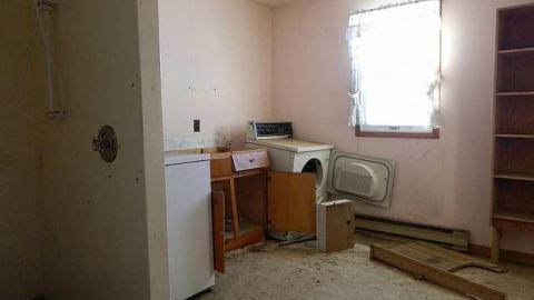 Inside Keith Farm - DSCN7104.jpg