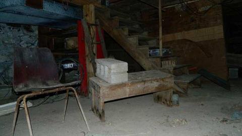 Inside Keith Farm - DSCN7311.jpg